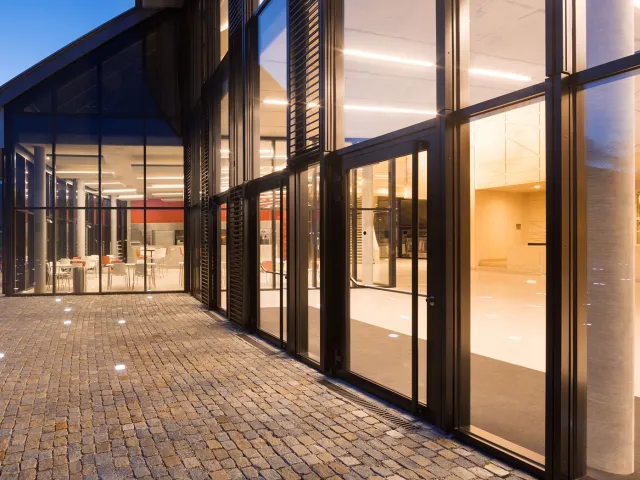 FIRE-RESISTANT VDS FOR CURTAIN WALLS