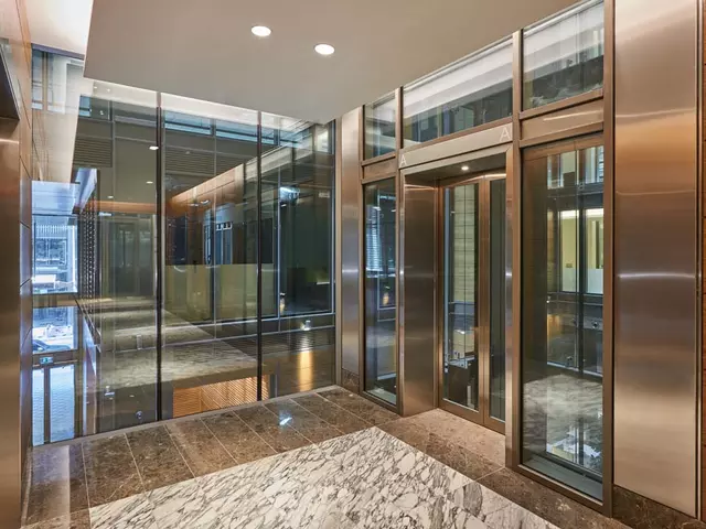 One Central - Photo 7