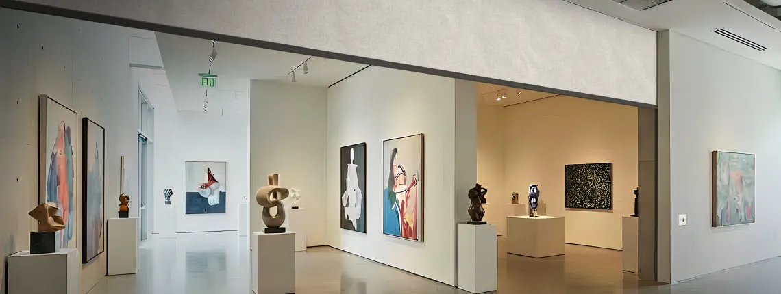 Automatic fire curtain for fire compartmentation in a museum