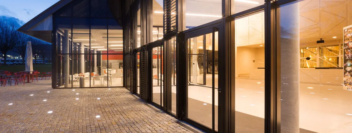 FIRE-RESISTANT VDS FOR CURTAIN WALLS
