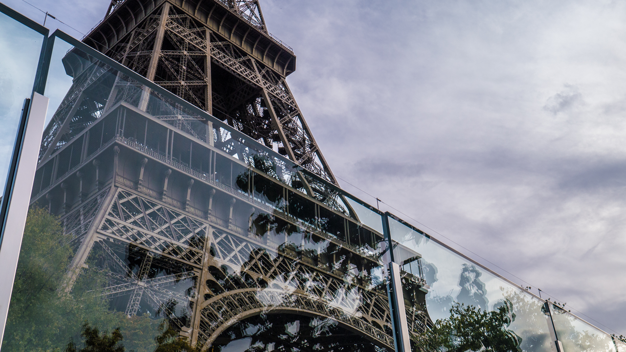 Tour Eiffel - mur vitré sécurisé
